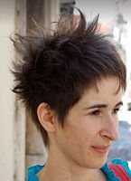 cieniowane fryzury krótkie - uczesanie damskie z włosów krótkich cieniowanych zdjęcie numer 87B